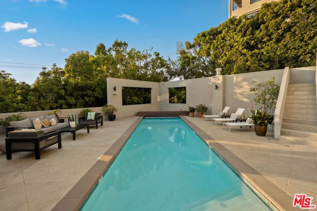 143 Ocean Avenue Ext, Santa Monica CA: https://media.crmls.org/mediaz/1f80c9d8-2ce3-441f-ac10-57253061e041.jpg