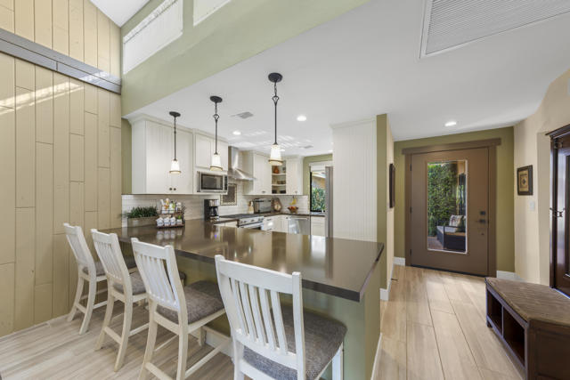 111 Juan Circle, Palm Desert CA: https://media.crmls.org/mediaz/1f818111-2c7e-48bd-b184-a1b6b89a0534.jpg