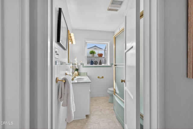 Detail Gallery Image 16 of 32 For 1220 Tropical Ave, Pasadena,  CA 91107 - 5 Beds | 3 Baths