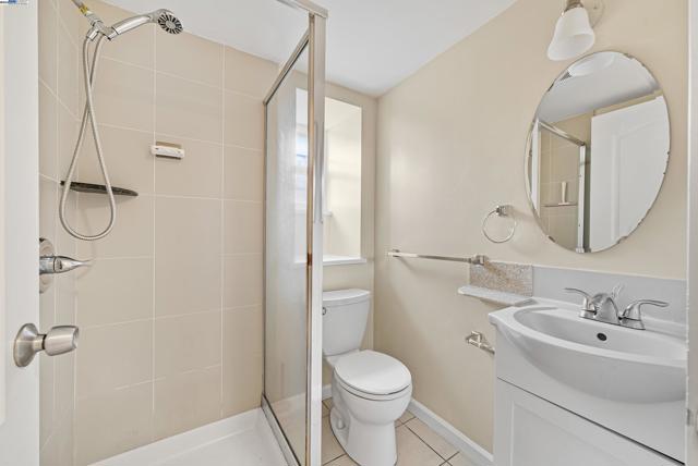 931 E 23Rd St, Oakland CA: https://media.crmls.org/mediaz/1f81ccd6-f8a3-4216-828b-ff1a06fa013e.jpg