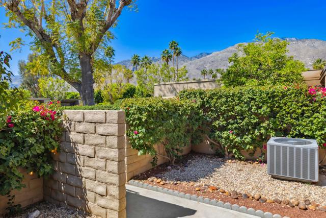 1254 Tiffany N Circle, Palm Springs CA: https://media.crmls.org/mediaz/1f82291a-1648-414a-b2ce-332b1a13bb46.jpg