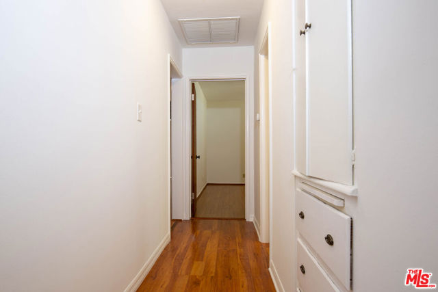 1050 Harvard Street photo 8
