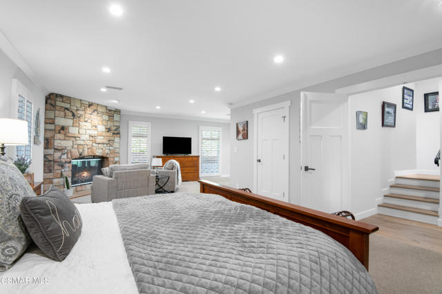 28329 Foothill Drive, Agoura Hills CA: https://media.crmls.org/mediaz/1f826031-9160-45c7-88e9-92e8b3a46775.jpg