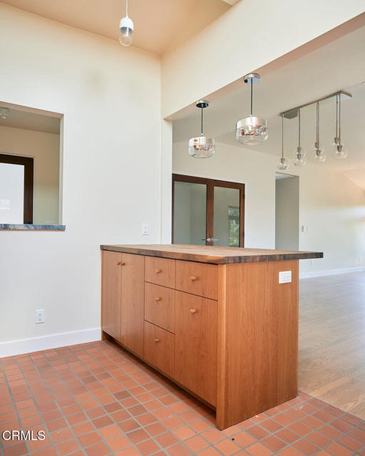 Detail Gallery Image 10 of 35 For 2135 Navarro Ave, Altadena,  CA 91001 - 3 Beds | 2 Baths