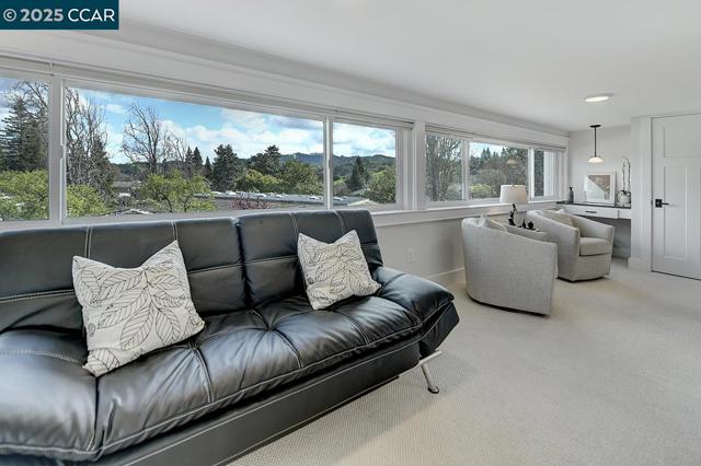 1232 Skycrest Dr, Walnut Creek CA: https://media.crmls.org/mediaz/1f83b13f-520e-471d-a9b3-9f2dd4380f66.jpg