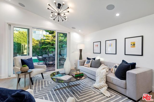 3528 Walnut Avenue, Manhattan Beach, California 90266, 5 Bedrooms Bedrooms, ,3 BathroomsBathrooms,Residential,Sold,Walnut,23238455