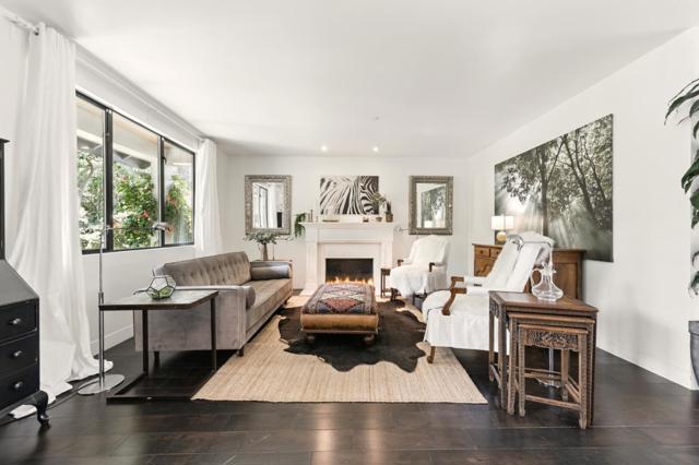 543 8th Avenue, Menlo Park CA: https://media.crmls.org/mediaz/1f8544c3-a6d0-42d7-ace2-58b1947f7f9e.jpg