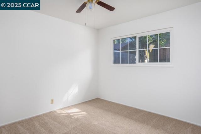 4192 Valley Ave, Martinez CA: https://media.crmls.org/mediaz/1f856ca4-fefc-4221-923c-057843fab633.jpg
