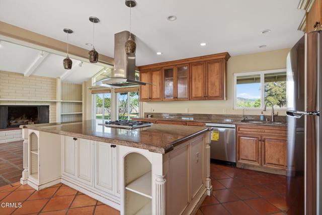 Detail Gallery Image 15 of 63 For 1525 Fairway Dr, Camarillo,  CA 93010 - 4 Beds | 2/1 Baths