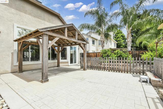 1212 landover, Brentwood CA: https://media.crmls.org/mediaz/1f863f20-d78c-4436-98cf-e7e5d9d3ea38.jpg