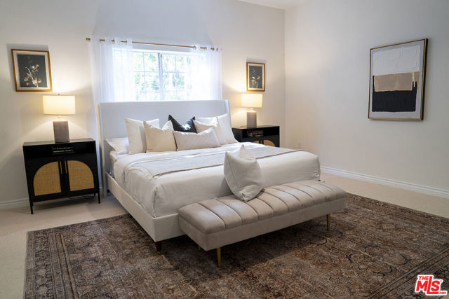 1515 N Fairfax Avenue, Los Angeles CA: https://media.crmls.org/mediaz/1f867c95-5927-4897-a9ac-318bce4e2f6d.jpg
