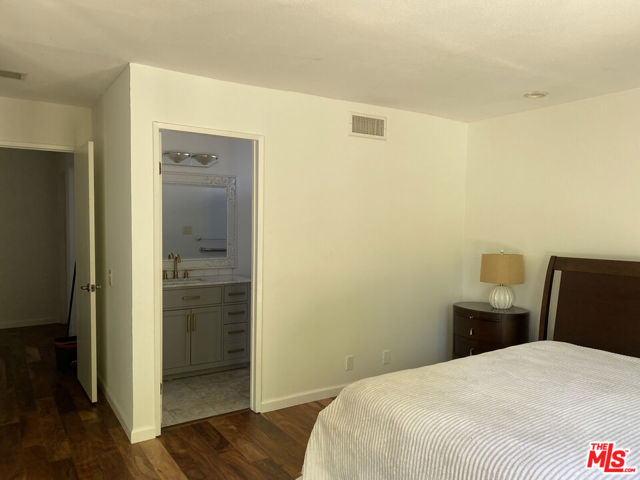 2252 Northpark Street, Thousand Oaks CA: https://media.crmls.org/mediaz/1f86927b-8463-4ed8-bb62-387035b795c7.jpg