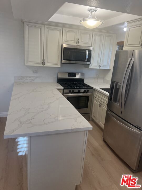 1017 Sonora Avenue, Glendale CA: https://media.crmls.org/mediaz/1f86ac1f-30a3-44de-9eae-2bc0eb47cb95.jpg