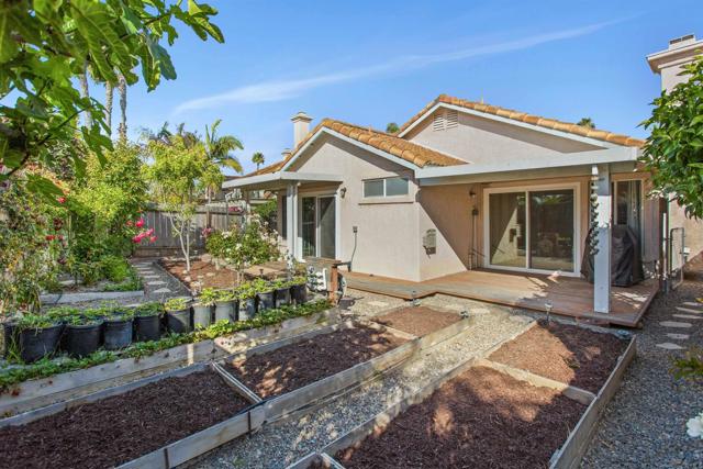 1842 Corte Pulsera, Oceanside CA: https://media.crmls.org/mediaz/1f871285-09b6-489d-b00f-996cdeae06f2.jpg
