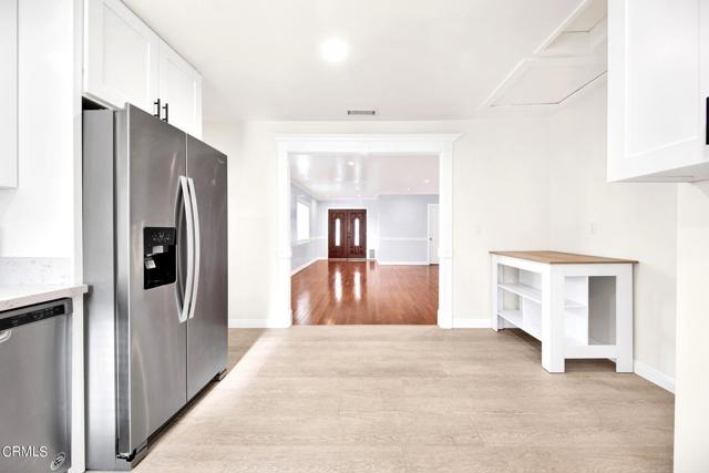 Detail Gallery Image 11 of 24 For 3330 Thorpe Ave, Los Angeles,  CA 90065 - 3 Beds | 2 Baths