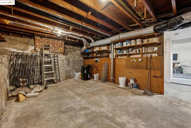 608 Colusa Ave, Berkeley CA: https://media.crmls.org/mediaz/1f8783a4-d709-4435-8d7d-64ba8714d8f1.jpg