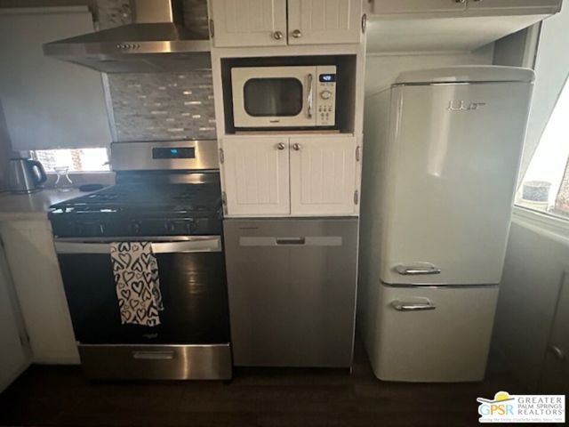2 McKinley St., Cathedral City CA: https://media.crmls.org/mediaz/1f87c2f0-f0f9-4875-bc86-d1bcfc40b4e2.jpg