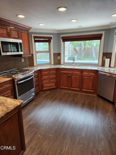13644 Deering Lane, Moorpark CA: https://media.crmls.org/mediaz/1f87d00b-66a1-48ca-b699-021d39f7afa5.jpg