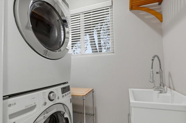 12387 Stonebrook Drive, Los Altos Hills CA: https://media.crmls.org/mediaz/1f87db2f-ccec-41d6-9712-1c5d8021c381.jpg