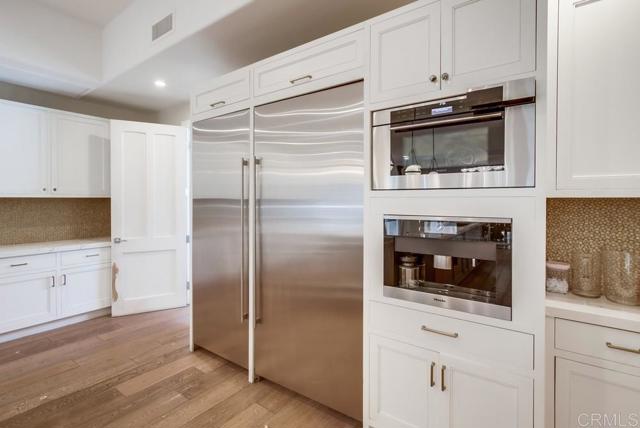Image 23 of 75 For 7396 Turnberry Court