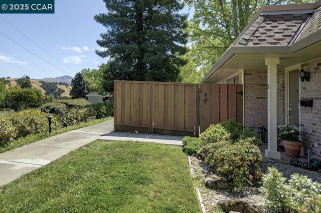 2101 PTARMIGAN DR, Walnut Creek CA: https://media.crmls.org/mediaz/1f89e4f4-8d42-4792-9655-a2f1ec6527d6.jpg