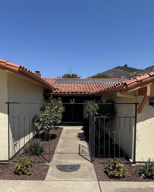 Detail Gallery Image 2 of 14 For 9168 Old Castle Road, Valley Center,  CA 92082 - 2 Beds | 2/1 Baths