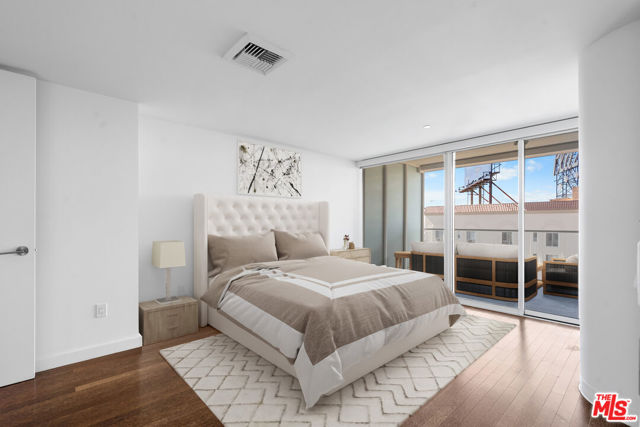 6250 HOLLYWOOD Boulevard, Los Angeles CA: https://media.crmls.org/mediaz/1f8a08e5-c7a1-4cd9-8a84-872d04d361a1.jpg