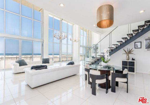 5205 Ocean Front Walk, Marina del Rey CA: https://media.crmls.org/mediaz/1f8a5c1d-ff67-400e-acf1-b465cc84190a.jpg