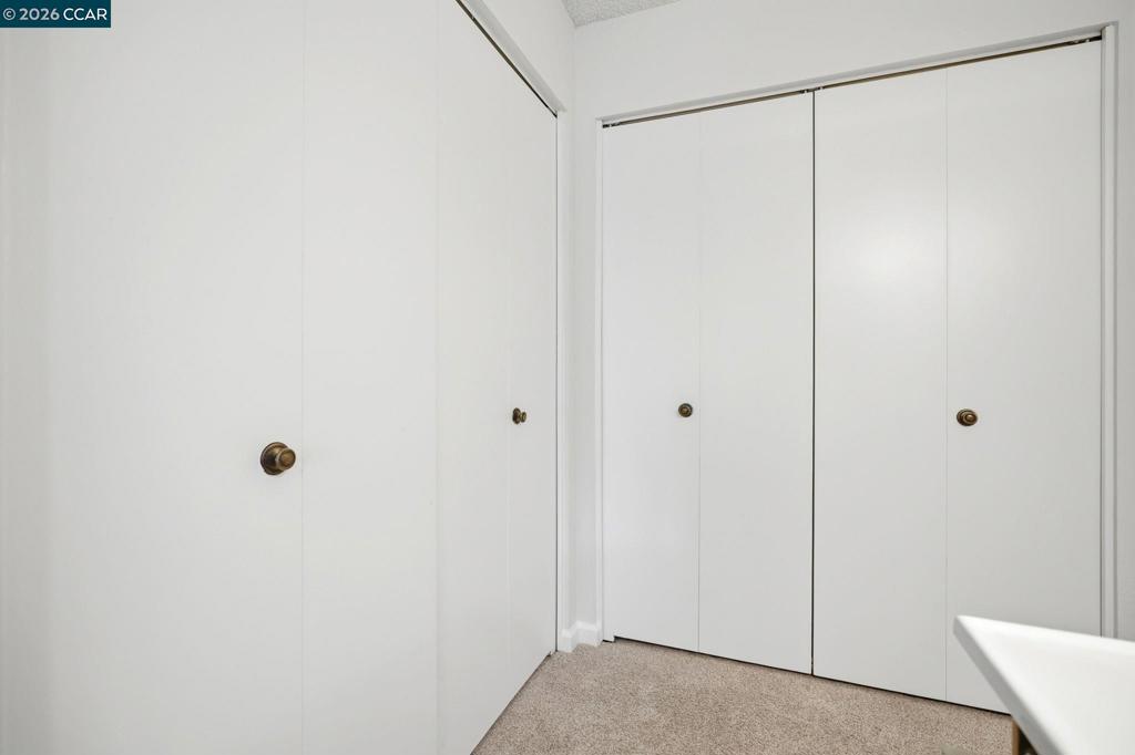 https://media.crmls.org/mediaz/1f8aefa3-9ab2-4006-827f-8ad845402571.jpg?preset=X-Large