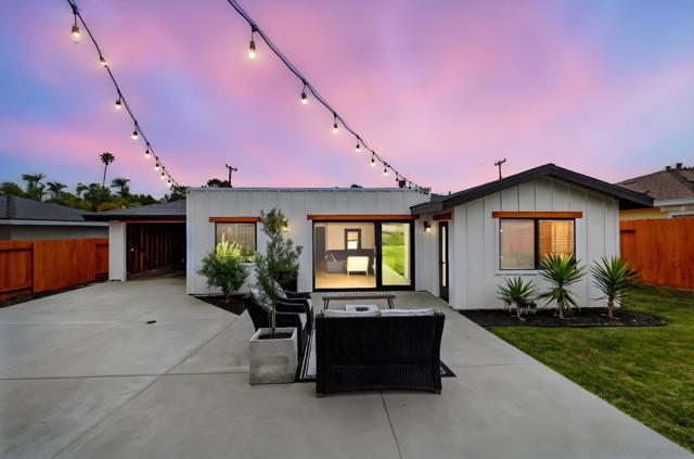 2146 Foster St, Oceanside CA: https://media.crmls.org/mediaz/1f8afc69-829c-418d-a20f-a275997b4ba0.jpg