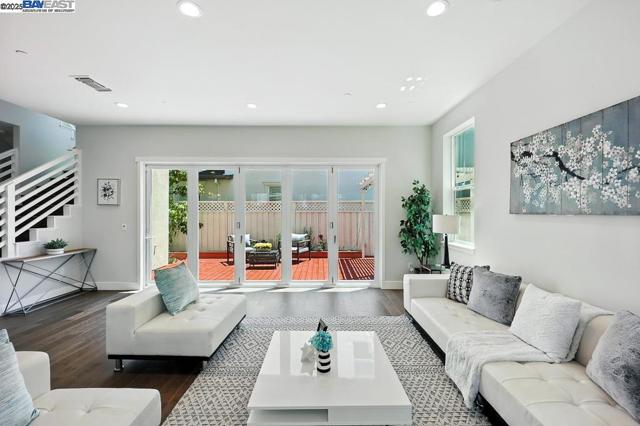 8360 Marine Way, Newark CA: https://media.crmls.org/mediaz/1f8c4b22-5ea0-4b28-94cb-4df647650a50.jpg