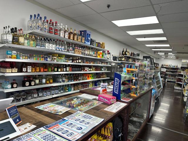 5882 5882 Mowry School Road, Newark CA: https://media.crmls.org/mediaz/1f8cea1f-9919-4094-bfb5-633345db82ca.jpg