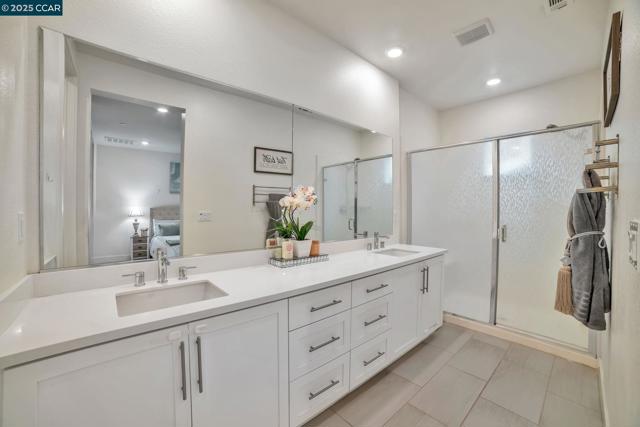 33103 Via Vicenza, San Ramon CA: https://media.crmls.org/mediaz/1f8e77de-e203-4fc1-aaf0-570e90f1174d.jpg