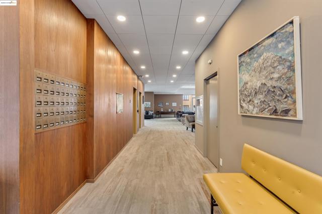 2550 Dana St, Berkeley CA: https://media.crmls.org/mediaz/1f8e783d-7037-494c-a2f2-38f0b5c44a0b.jpg