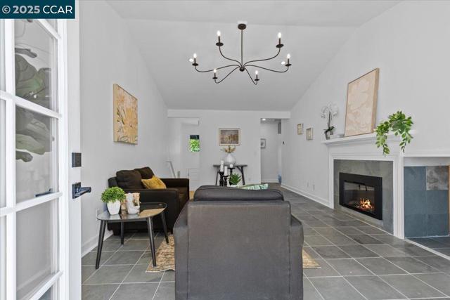 491 Camelback Rd, Pleasant Hill CA: https://media.crmls.org/mediaz/1f8e94bf-1a6c-4421-89b0-a84aa933ee06.jpg