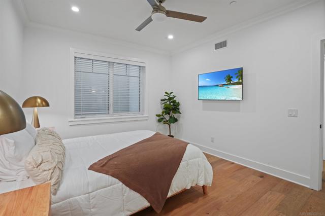 872 C Ave, Coronado CA: https://media.crmls.org/mediaz/1f8f523b-b28b-4597-b2c4-7f79a8b882ed.jpg