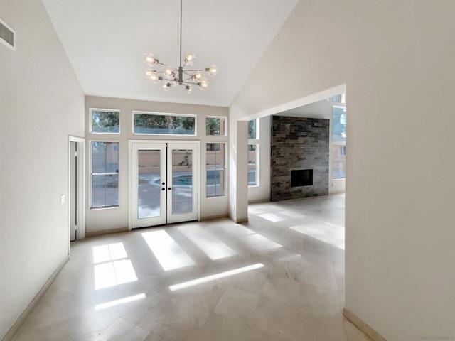 1128 Mansiones Ln, Chula Vista CA: https://media.crmls.org/mediaz/1f904634-710f-488c-b2ef-4e41c121801e.jpg