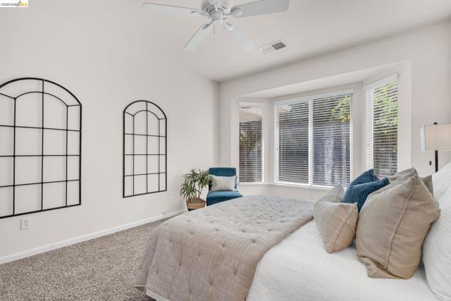 1124 Jonagold Way, Brentwood (CC) CA: https://media.crmls.org/mediaz/1f905438-414f-4020-8672-e09b488090f9.jpg