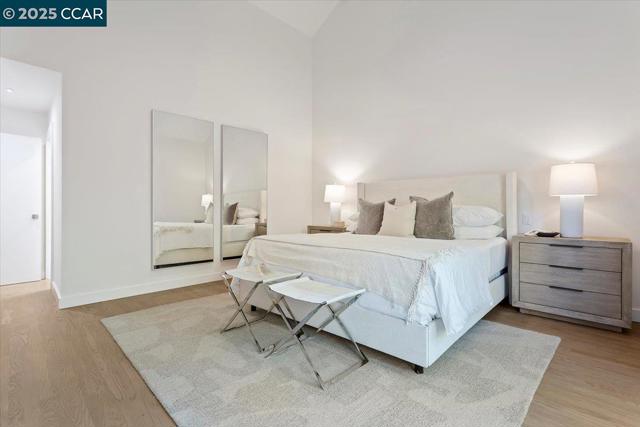 316 Village View Ct, Orinda CA: https://media.crmls.org/mediaz/1f905770-258f-43b7-b4c6-6ce3cf48b3ad.jpg