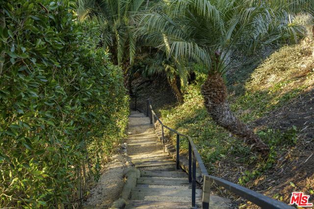 2311 Finney Street, Summerland CA: https://media.crmls.org/mediaz/1f90b7b9-e42d-444a-8259-e9dc1dbb50cd.jpg