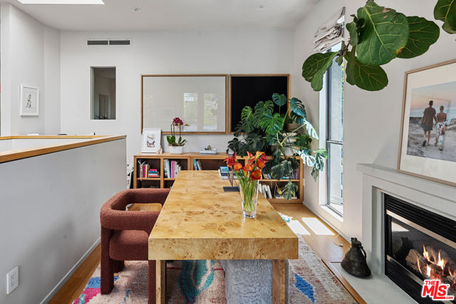 8735 Dorrington Avenue, West Hollywood CA: https://media.crmls.org/mediaz/1f91e3b0-c5f9-4b7d-aa3a-ab4753081e26.jpg