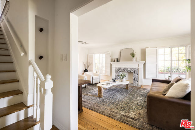 4002 W Adams Boulevard, Los Angeles CA: https://media.crmls.org/mediaz/1f92155d-78d6-4f7d-bfd4-bcc1076bc33f.jpg