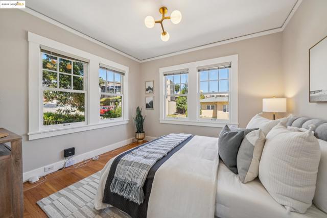 749 Mckinley Ave, Oakland CA: https://media.crmls.org/mediaz/1f9289da-9f1d-468e-8922-3db420090856.jpg