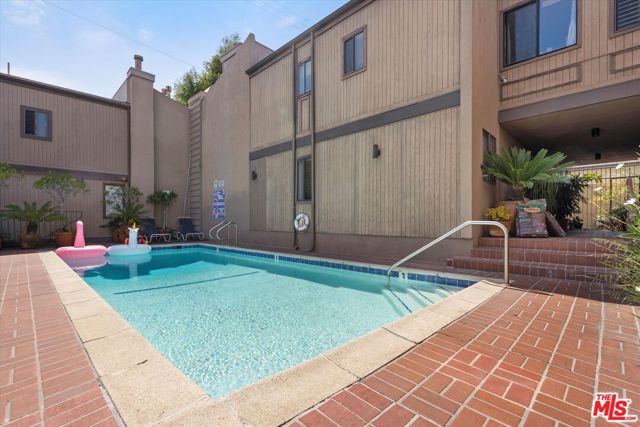 853 Larrabee Street, West Hollywood CA: https://media.crmls.org/mediaz/1f92dbf4-cfaf-47ed-850c-8dfc8dd54f65.jpg