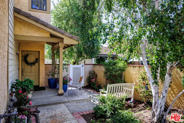 25685 Lupita Drive, Valencia CA: https://media.crmls.org/mediaz/1f930096-ead5-487b-a194-505708039dcf.jpg