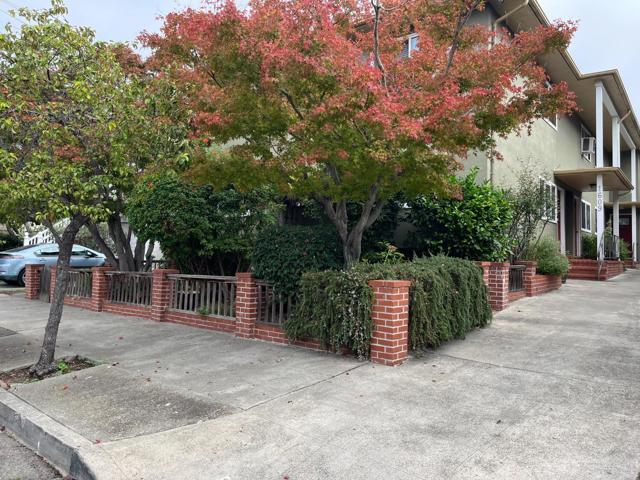 1609 Bonita Avenue, Berkeley CA: https://media.crmls.org/mediaz/1f9338a0-3bc7-4592-aacb-2b5d812f81af.jpg