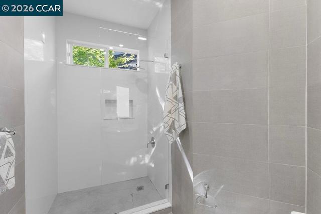 Image 26 of 52 For 172 Sugarloaf Ct