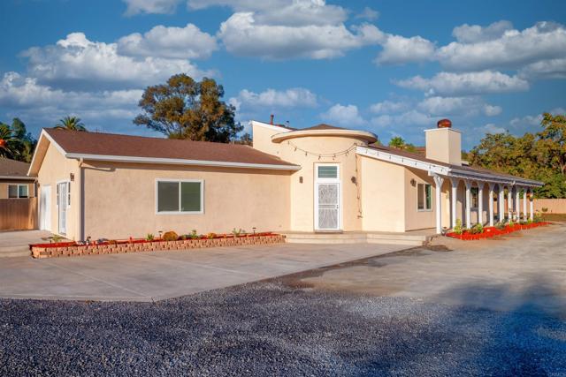 Detail Gallery Image 3 of 38 For 10473 Towns, Lakeside,  CA 92040 - 4 Beds | 2/1 Baths