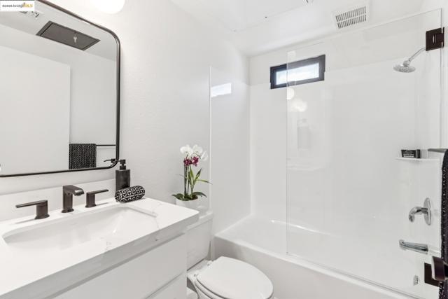 1321 Wood St, Oakland CA: https://media.crmls.org/mediaz/1f937e07-b060-4dde-82e6-4097519c7a3f.jpg