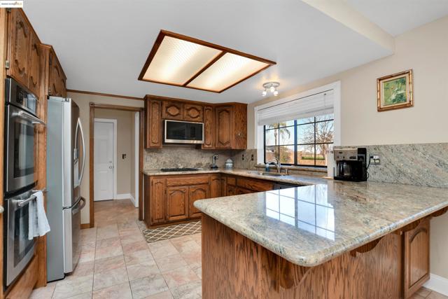 3215 Ohara Ave, Brentwood CA: https://media.crmls.org/mediaz/1f93db70-caee-4e46-a1b5-2186cc8b9ec4.jpg